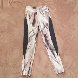 Patterned Zella leggings